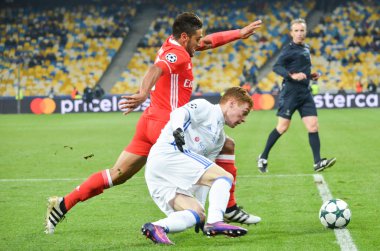 Kiev, Ukrayna - 19 Ekim 2016: Eduardo Salvio (L) Uefa sırasında