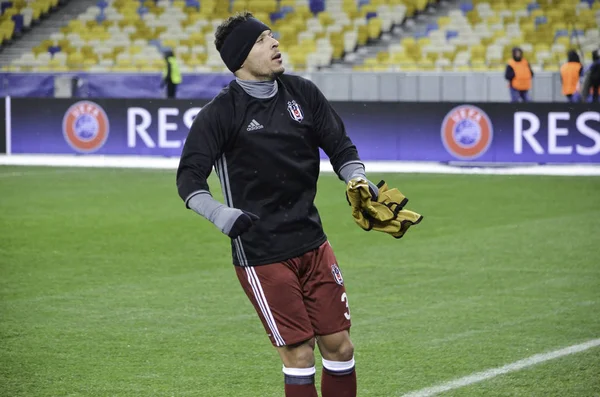 KIEV, UCRANIA - DIC 06: Adriano Correia Claro agradece a los aficionados durante —  Fotos de Stock