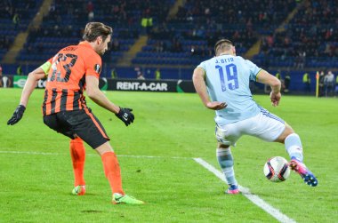 Kharkiv, Ukrayna - 23 Şubat: Jonny Castro Otto (R) Uefa sırasında