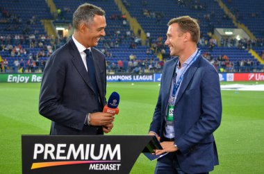 Andriy Şevçenko bir röportaj için İtalyan televizyon Uefa Şampiyonlar Ligi maç sırasında verir