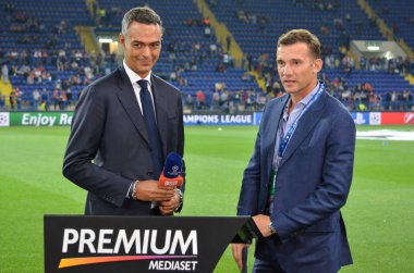 Andriy Şevçenko bir röportaj için İtalyan televizyon Uefa Şampiyonlar Ligi maç sırasında verir