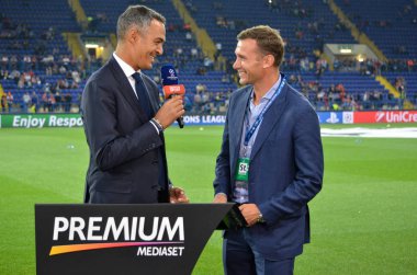 Andriy Şevçenko bir röportaj için İtalyan televizyon Uefa Şampiyonlar Ligi maç sırasında verir