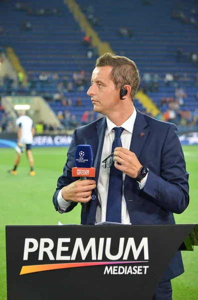 Andriy Shevchenko ger en intervju till italienska TV i Uefa Champions League-matchen — Stockfoto