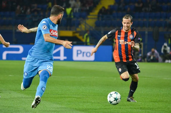 Jugador de fútbol durante el partido de la UEFA Champions League entre Shakhtar vs SSC Napoli — Foto de Stock