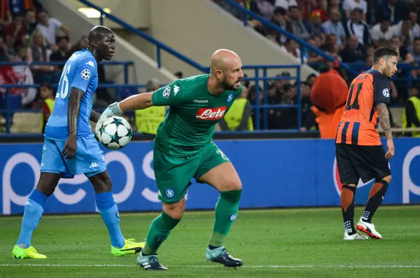 Futbolcu sırasında Uefa Şampiyonlar Ligi maç Shakhtar Rakip Ssc Napoli arasında