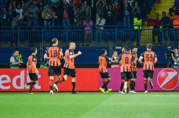 Uefa 챔피언스 리그 동안 축구 선수 샤흐타르 vs Ssc 나폴리 사이 일치 — 스톡 사진