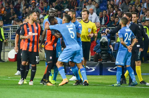 Futbolcu sırasında Uefa Şampiyonlar Ligi maç Shakhtar Rakip Ssc Napoli arasında