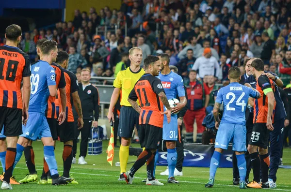 Futbolcu sırasında Uefa Şampiyonlar Ligi maç Shakhtar Rakip Ssc Napoli arasında