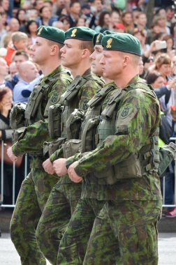 Ukrayna'nın Bağımsızlık Günü vesilesiyle Mart'ta yabancı devletlerin askerlik