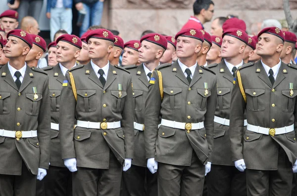 Servicemen of foreign states on the march on the occasion of Independence day of Ukraine — Stock Photo, Image