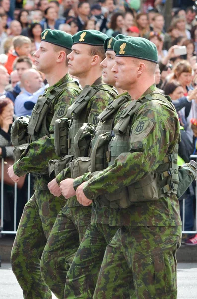 Ukrayna'nın Bağımsızlık Günü vesilesiyle Mart'ta yabancı devletlerin askerlik