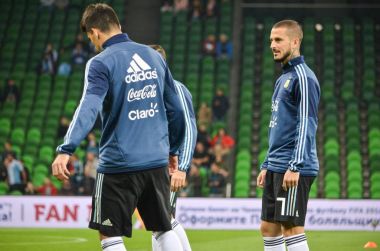 Krasnodar, Rusya - 14 Kasım 2017: Dario Benedetto (R) durin