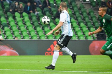 Krasnodar, Rusya - 14 Kasım 2017: Dario Benedetto (L) durin