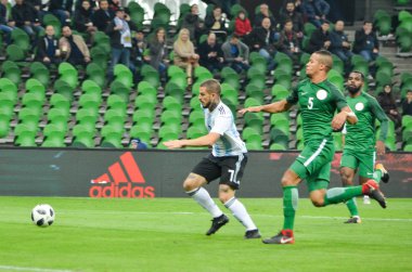 Krasnodar, Rusya - 14 Kasım 2017: Dario Benedetto (L) durin