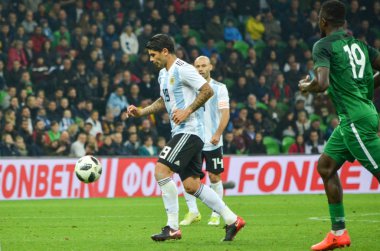 Krasnodar, Rusya - 14 Kasım 2017: Hiç Banega bir erkekte sırasında