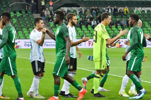 Krasnodar, Rusya Federasyonu - 14 Kasım 2017: Futbolcular elini