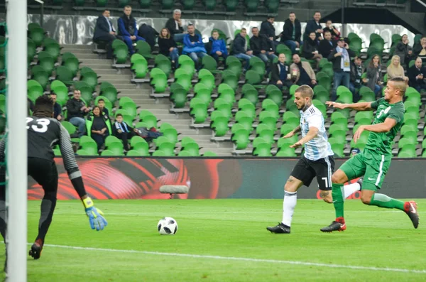 Krasnodar, Rusya - 14 Kasım 2017: Dario Benedetto (C) durin