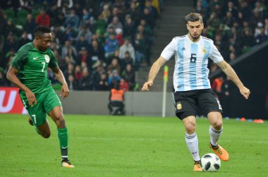 Krasnodar, Rusya - 14 Kasım 2017: Emiliano Insua (R) sırasında