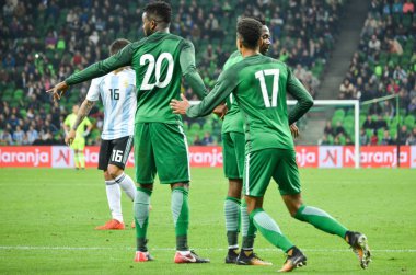 Krasnodar, Rusya - 14 Kasım 2017: Chidozie Awaziem (L) Düriye