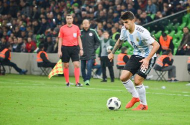 Krasnodar, Rusya - 14 Kasım 2017: Diego Perotti (R) sırasında 