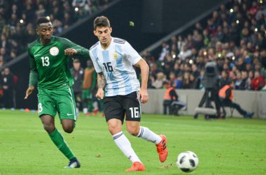 Krasnodar, Rusya - 14 Kasım 2017: Diego Perotti (R) karşı