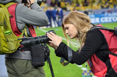 Kiev, Ukrayna - 09 Ekim 2017: Spor foto muhabirlerine ateş 