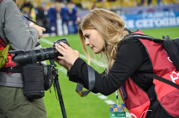 KIEV, UCRAINA - 09 ottobre 2017: Fotografi sportivi sparano — Foto Stock