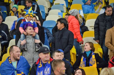 Kiev, Ukrayna - 09 Ekim 2017: Attribu küçük bir kız