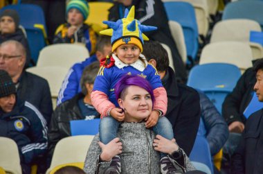 Kiev, Ukrayna - 09 Ekim 2017: Attribu küçük bir kız