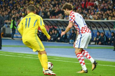 Kiev, Ukrayna - 09 Ekim 2017: Sime Vrsaljko (R) F sırasında