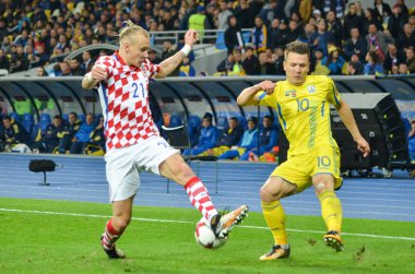Kiev, Ukrayna - 09 Ekim 2017: Domagoj Vida (L) erişimi sırasında