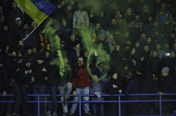 Kharkiv, UCRANIA - 15 de noviembre de 2016: Arnés Ultras color smo — Foto de Stock