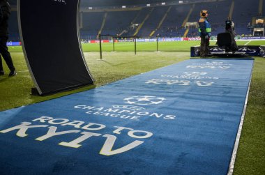 Kharkiv, Ukrayna - 21 Şubat 2018: Görünüm stadyum çıkışında tünel Uefa Şampiyonlar Ligi maç sırasında oyuncular için arada Shakhtar Donetsk vs olarak Roma Osk Metalist Stadyumu'nda, Ukrayna