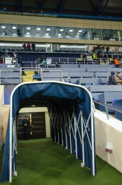 Kharkiv, Ukrayna - 21 Şubat 2018: Görünüm stadyum çıkışında tünel Uefa Şampiyonlar Ligi maç sırasında oyuncular için arada Shakhtar Donetsk vs olarak Roma Osk Metalist Stadyumu'nda, Ukrayna