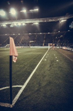 Kharkiv, Ukrayna - 21 Şubat 2018: Osk Metalist Stadyumu, Ukrayna kapılarında bakan köşe bayrak