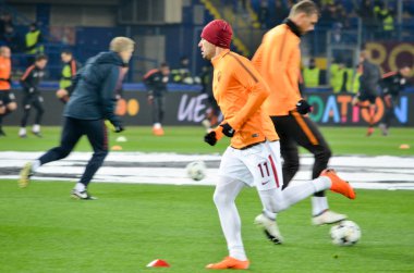 Kharkiv, Ukrayna - 21 Şubat 2018: Aleksandar Kolarov Shakhtar Donetsk rakip olarak Roma Osk Metalist Stadyumu'nda, Ukrayna arasında Uefa Şampiyonlar Ligi maç sırasında