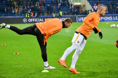 Kharkiv, Ukrayna - 21 Şubat 2018: Eğitim oyuncu olarak Roma Shakhtar Donetsk rakip olarak Roma, Ukrayna arasında Uefa Şampiyonlar Ligi maç sırasında