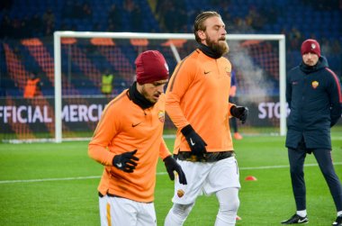Kharkiv, Ukrayna - 21 Şubat 2018: Eğitim oyuncu olarak Roma Shakhtar Donetsk rakip olarak Roma, Ukrayna arasında Uefa Şampiyonlar Ligi maç sırasında