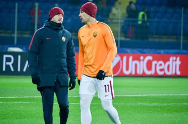 Kharkiv, Ukrayna - 21 Şubat 2018: Aleksandar Kolarov Shakhtar Donetsk rakip olarak Roma, Ukrayna arasında Uefa Şampiyonlar Ligi maç sırasında