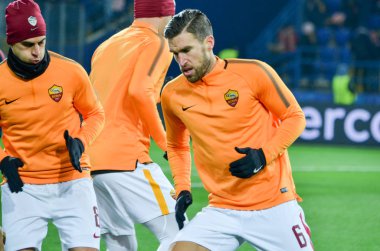 Kharkiv, Ukrayna - 21 Şubat 2018: Kevin Strootman Shakhtar Donetsk rakip olarak Roma, Ukrayna arasında Uefa Şampiyonlar Ligi maç sırasında