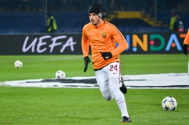 Kharkiv, Ukrayna - 21 Şubat 2018: Alessandro Florenzi Shakhtar Donetsk rakip olarak Roma Osk Metalist Stadyumu'nda, Ukrayna arasında Uefa Şampiyonlar Ligi maç sırasında