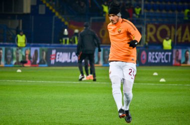 Kharkiv, Ukrayna - 21 Şubat 2018: Alessandro Florenzi Shakhtar Donetsk rakip olarak Roma Osk Metalist Stadyumu'nda, Ukrayna arasında Uefa Şampiyonlar Ligi maç sırasında