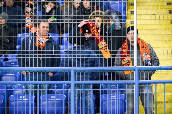 Kharkiv Oekraïne Februari 2018 Voetbalfans Achter Het Metalen Raster Tijdens — Stockfoto