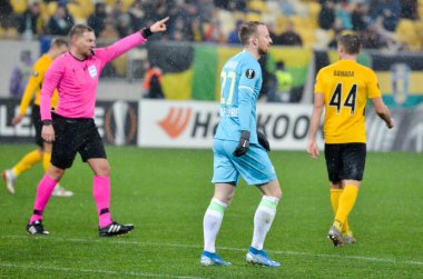 Lviv, Ukrayna - 28 Kasım 2019: Alexandria (Ukrayna) ile Wolfsburg (Almanya), Ukrayna arasındaki Uefa Avrupa Ligi karşılaşmasında Maximilian Arnold oyuncusu
