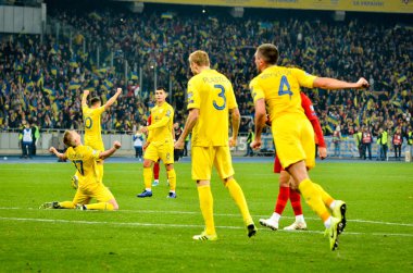 Kyiv, Ukrayna - 14 Ekim 2019: Ukrayna Millî Futbol Takımı Portekiz 'e karşı kazanılan zaferi ve 2020 Euro ödüllü Uefa Euro 2020 ön eleme karşılaşmasında birinciliği kutladı, Ukrayna