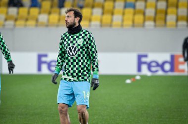 Lviv, Ukrayna - 28 Kasım 2019: Alexandria - Wolfsburg (Almanya), Ukrayna arasındaki Uefa Avrupa Ligi karşılaşması sırasında Admir Mehmedi futbolcu antrenman oturumu