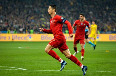 Kyiv, Ukrayna - 14 Ekim 2019: Uefa Euro 2020 ön eleme maçında Ukrayna milli takımı Ukrayna ile Ukrayna milli takımı arasında oynanan Cristiano Ronaldo