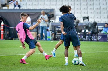 İstanbul, Türkiye - 14 Ağustos 2019: Uefa Süper Kupası Finalleri öncesinde Vodafone Arena, Türkiye 'deki Vodafone Park' ta Liverpool ve Chelsea arasında oynanan karşılaşma öncesi Chelsea ve Willian antrenman oturumu