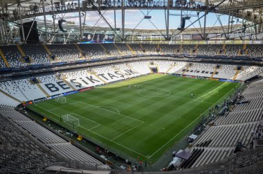 İstanbul, Türkiye - 14 Ağustos 2019: Türkiye 'nin Vodafone Arena kentinde oynanan Uefa Süper Kupası Finalleri öncesinde Vodafone Arenawith stadyumunun genel görünümü