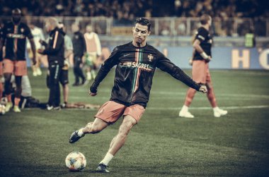 Kyiv, Ukrayna - 14 Ekim 2019: Uefa Euro 2020 ön eleme maçında Ukrayna milli takımı Ukrayna ile Ukrayna milli takımı arasında oynanan Cristiano Ronaldo